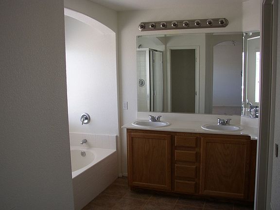 4th image of 6211 Lumber River Ct