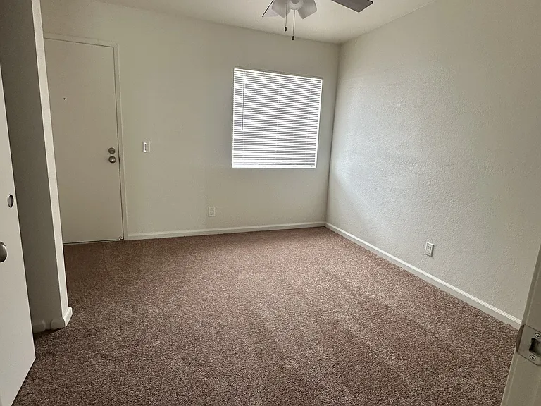 201 S Ventura Rd #6 — Photo 12