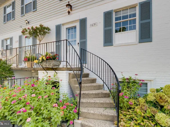 165 Fairfield Dr, Warrenton, VA 20186