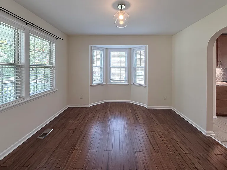 2729 E Shoreham St — Photo 5