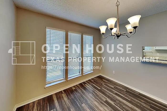 820 Whitehall Dr — Photo 9