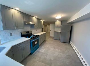 25-14 38th St #1F, Astoria, NY 11103