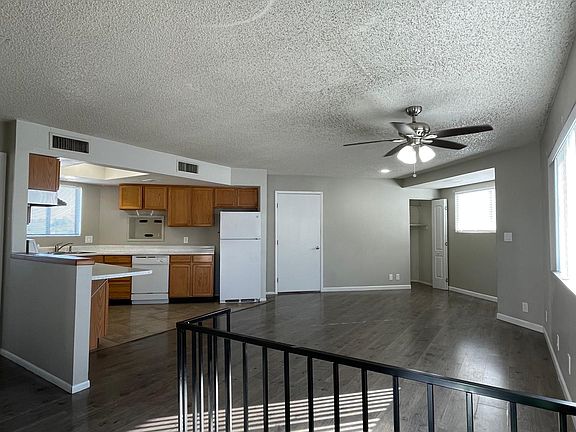 4th image of 3721 S Dennis Dr #3