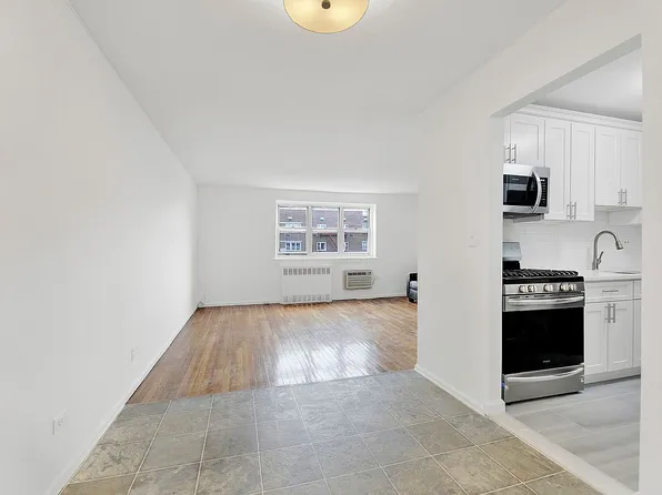 88-08 151st Ave #5A, Queens, NY 11414