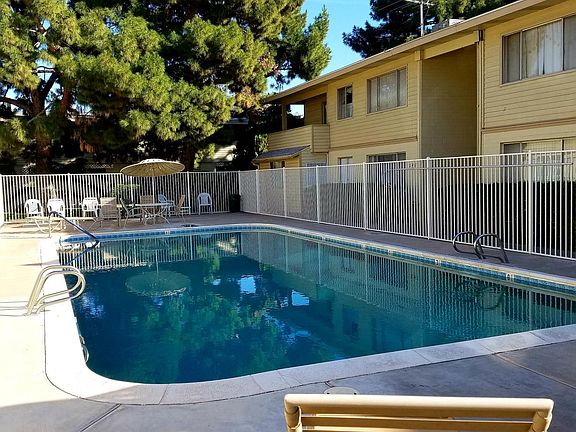 3rd image of 2551 W Rose Ln Unit 216