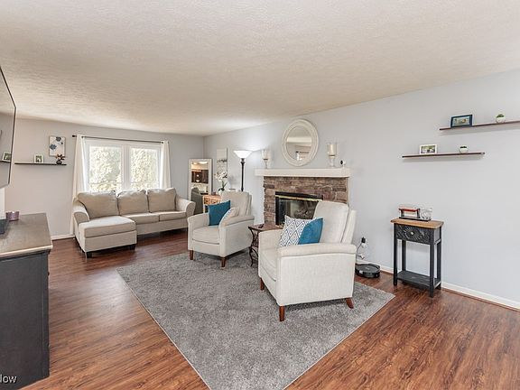 5th image of 897 Norwegian Wood Dr