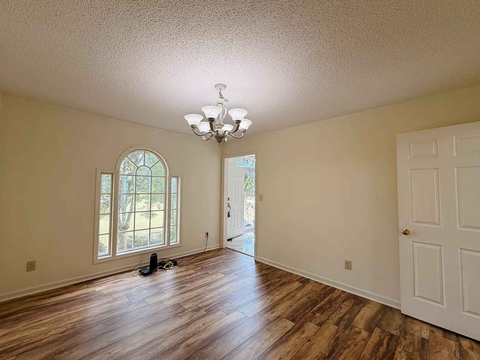 4 bed, 3116 sqft, $3,695 — Photo 3