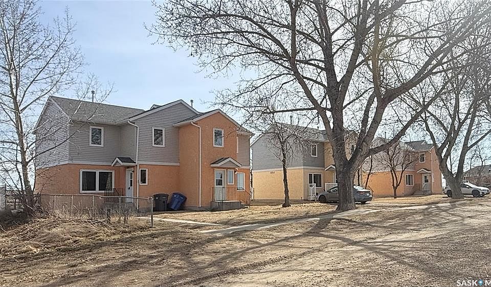 1st image of 310-320 Railway AVENUE W