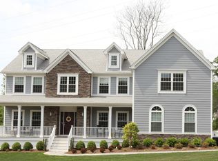 1 Lillian Ct, Berkeley Heights, NJ 07922
