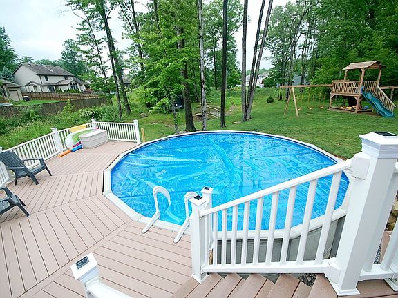 3rd image of 130 Stonewood Dr