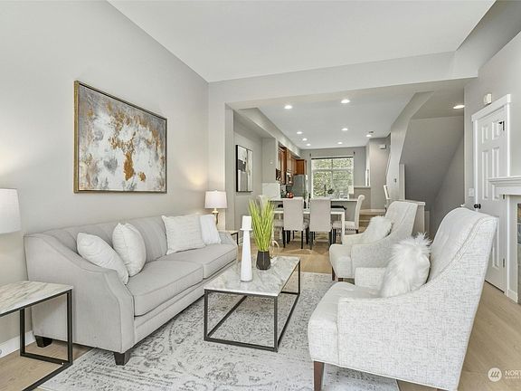4th image of 1471 Huckleberry Circle #1471