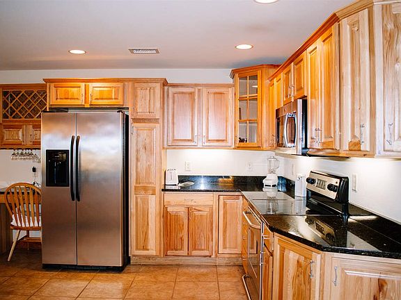 2nd image of 1826 Parkland Dr #505