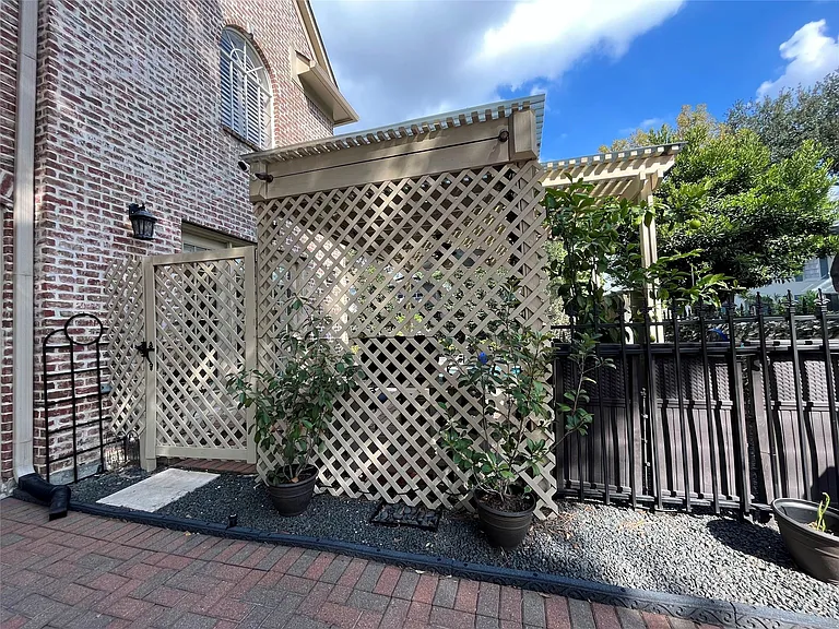 27 Lana Ln #A — Photo 45
