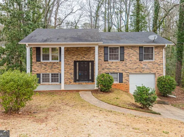1689 Pine Glen Cir, Decatur, GA 30035