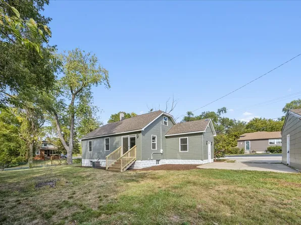 112 Hughes Ave, Lockport, IL 60441