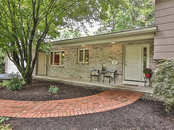 2nd image of 19 Valley Brook Dr