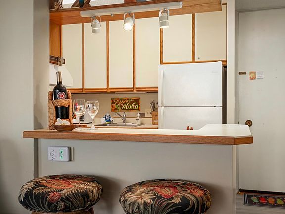 5th image of 75-5870 Kahakai Rd APT 211