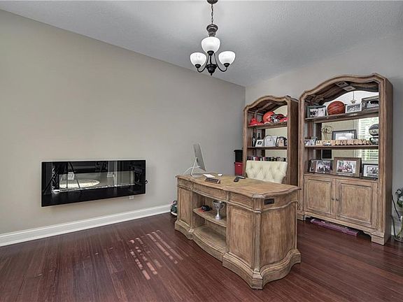 5th image of 1481 Barclay Blvd