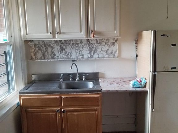2nd image of 130 Elm St APT 3W