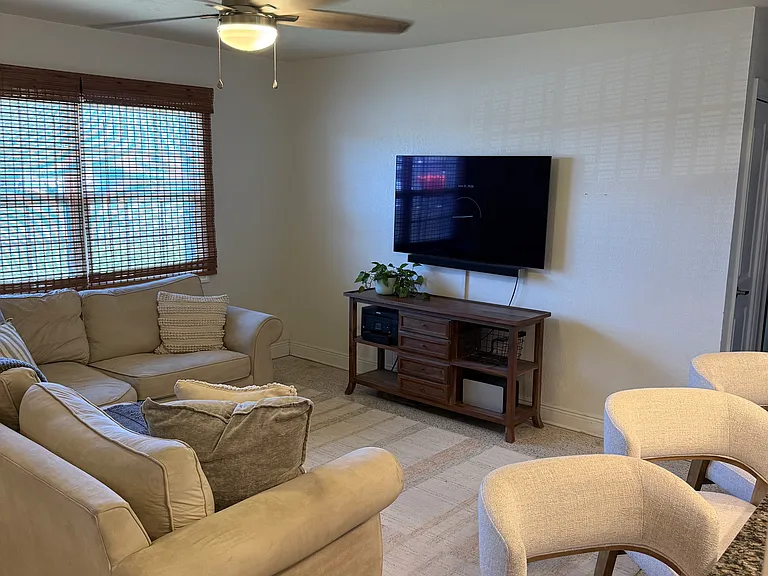 8304 75th Pl — Photo 3