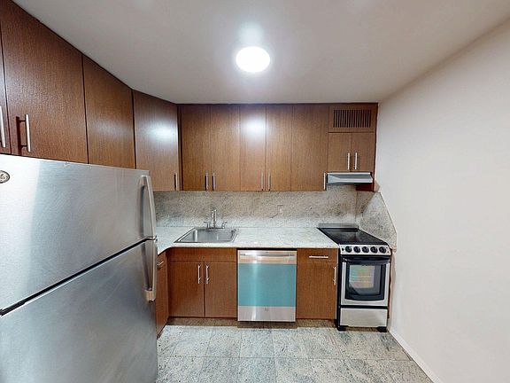 4th image of 284 Mott St APT 3L