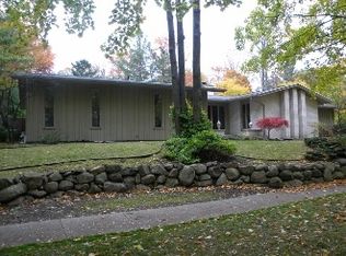 5700 Woodview Pass, Midland, MI 48642