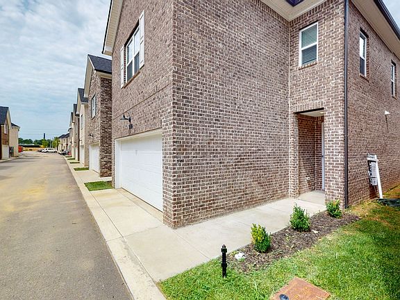 2nd image of 2656 Lakevilla Dr #10