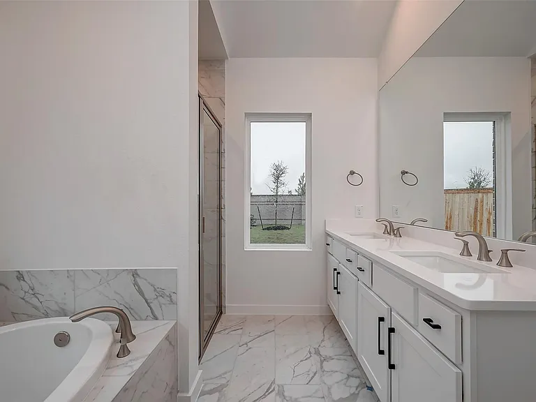 11430 Gossamer Wing Ln — Photo 13
