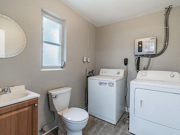5th image of 1716 Greenlea Dr