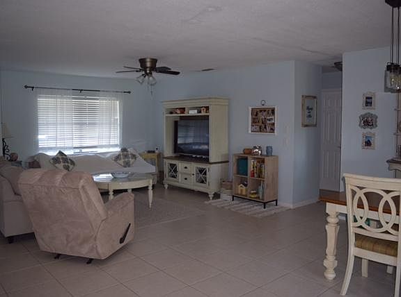 4th image of 808 NE Maranta Terrado