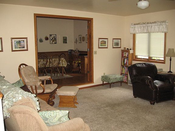 5th image of 1401 E. Silver Street