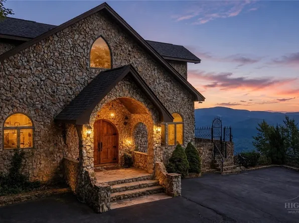 530 Howards Knob Road, Boone, NC 28607