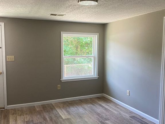 3rd image of 4868 Juana Dr