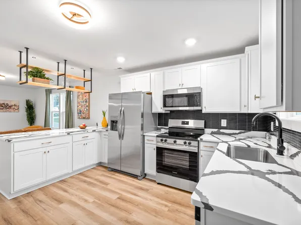 625 9th St, Clarksville, TN 37040