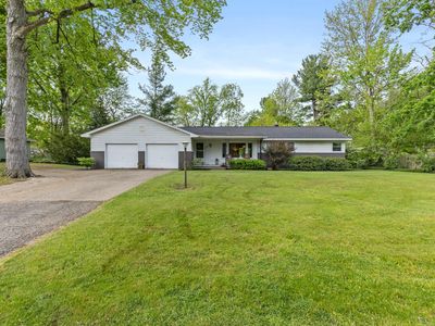 2294 Pinewood St, Jenison, MI, 49428