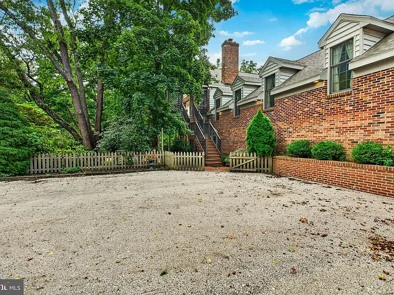42 Kitty Ln — Photo 8