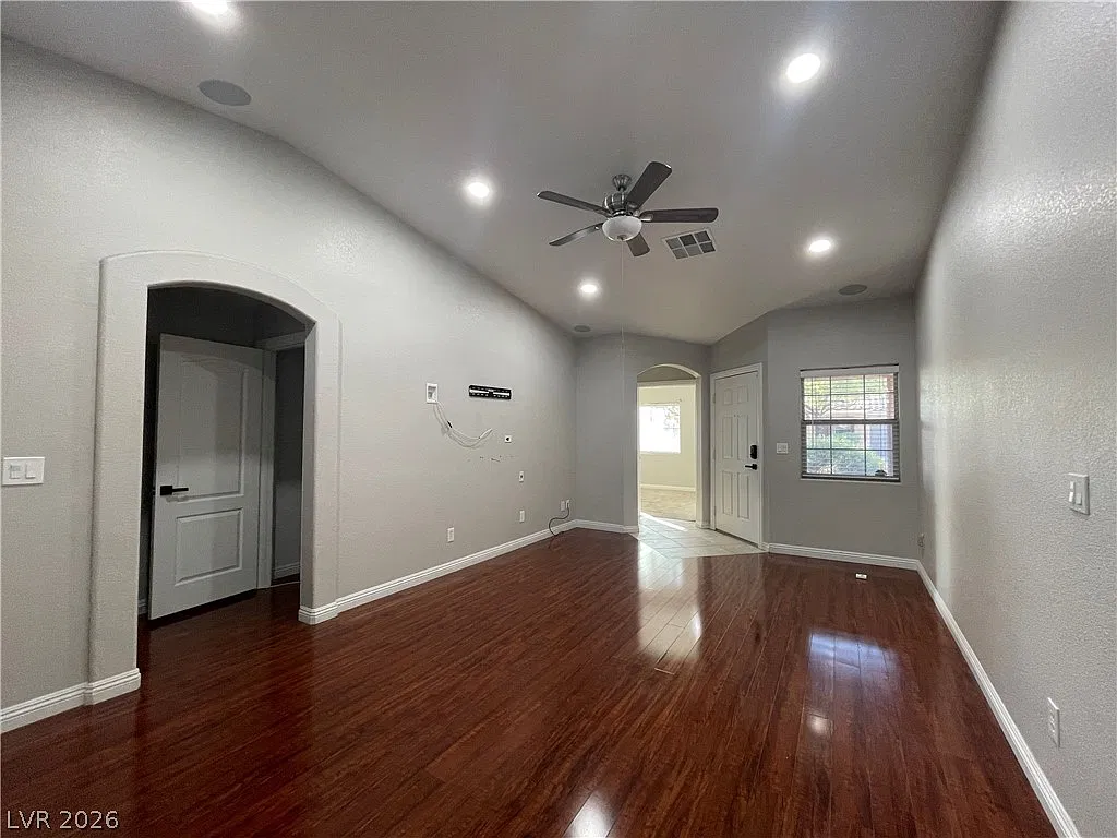 3 bed, 2.0 bath, 1234 sqft, $1,850 — Photo 3