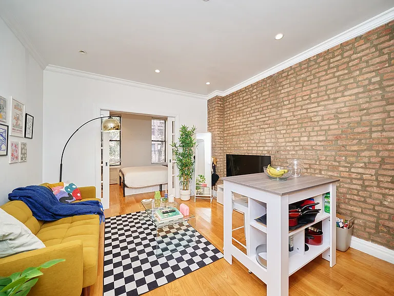 321 E 78th St #2D — Photo 4