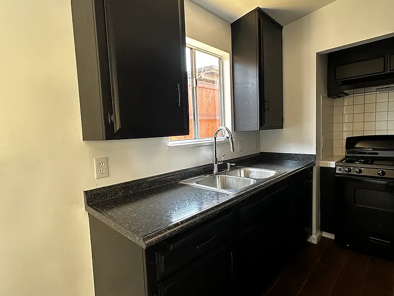 208 Woodcrest Ln #210 — Photo 13