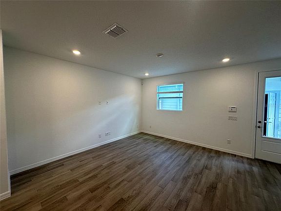 4th image of 6541 Cyrils Dr