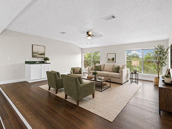 4th image of 206 Covala Dr