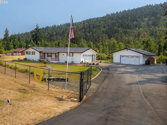 3rd image of 81851 River Dr