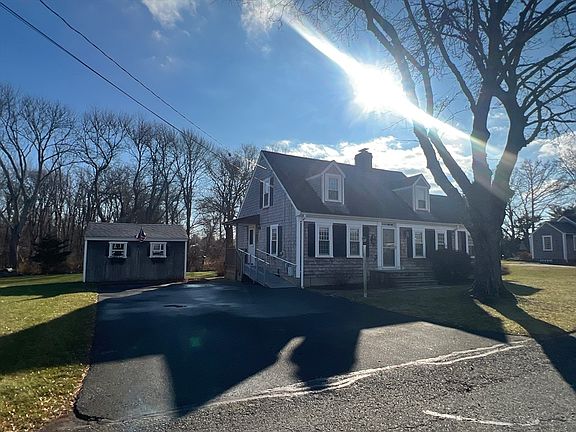 2nd image of 44 Arrowhead Ln