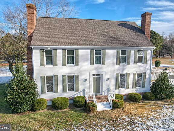 3rd image of 7852 Woodland Cir