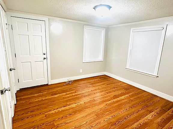 4th image of 311 W Arlington Hts #E