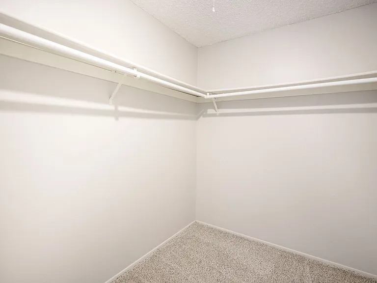530-Elmwood Village — Photo 36