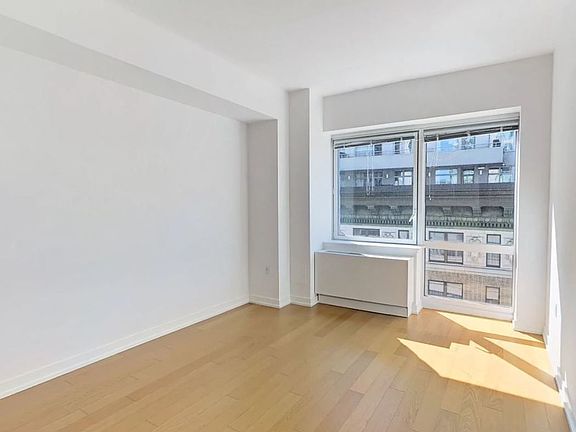 4th image of 227 W 77th St APT 16C