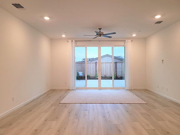 3rd image of 4846 Sagebrush Dr