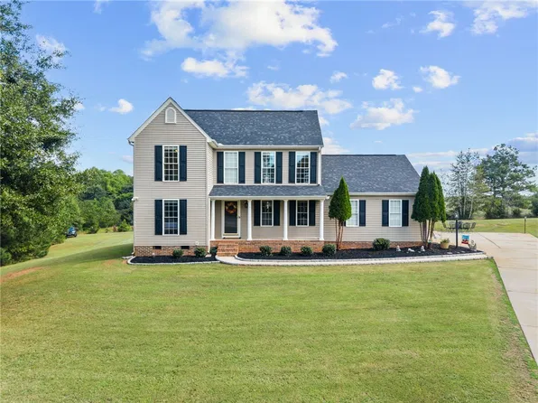 104 Foghorn Ct, Williamston, SC 29697