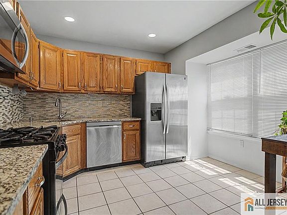 3rd image of 55 Pear Tree Ln